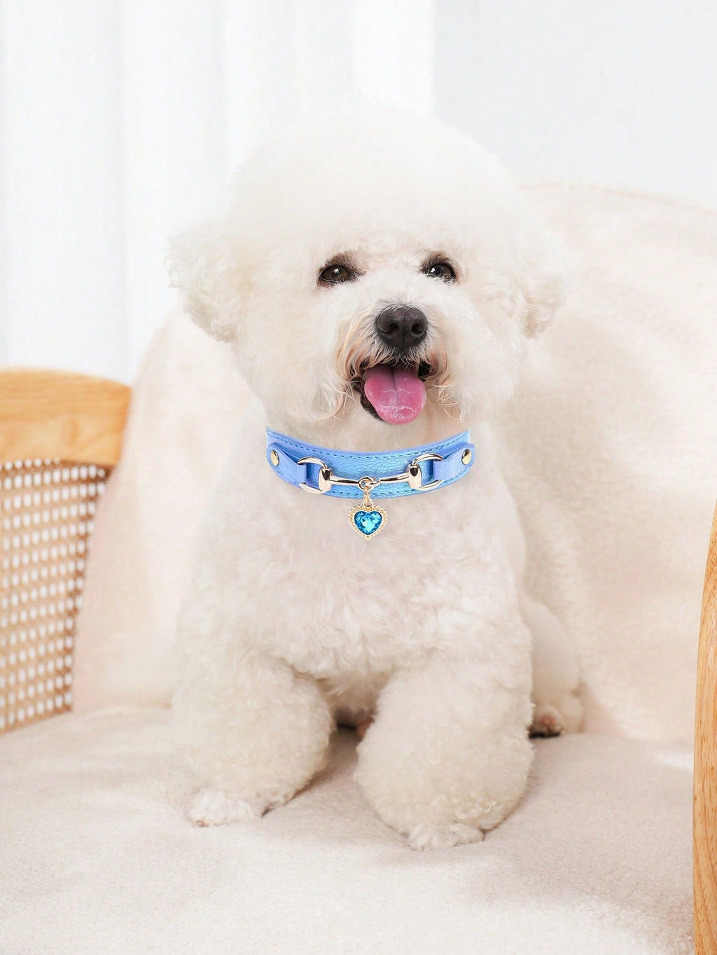 NEW 1Pc PU Leather Delicate Pet Dog Collar,High-Quality Leather Fabric And Alloy Fittings.Beautiful Gemstone Decoration.